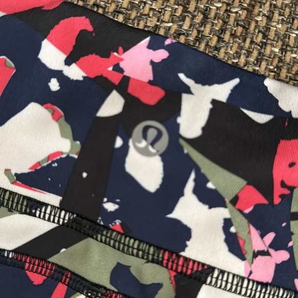 Lululemon speed track short size 4 - Picture 4 of 8